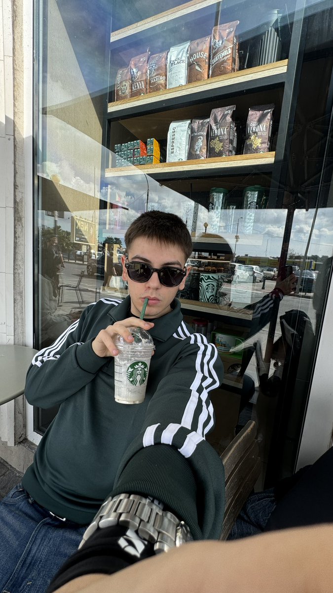 sw.davidee tweet media