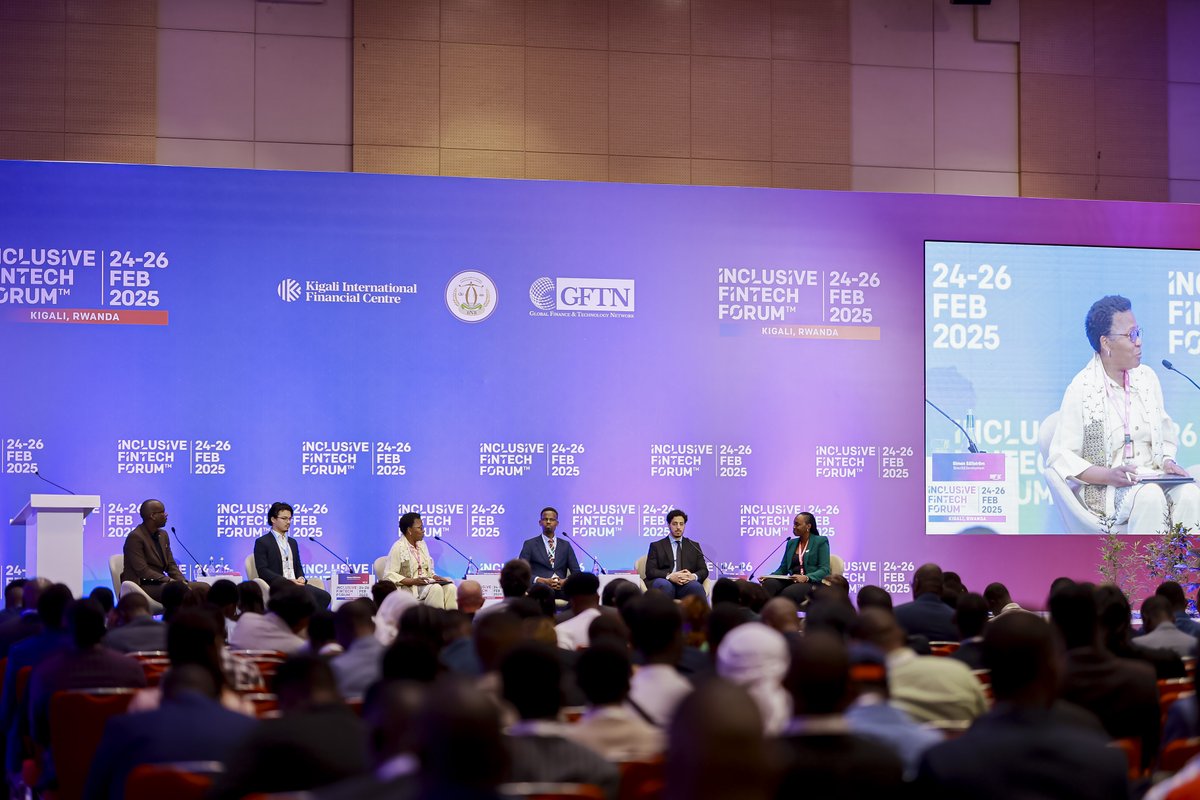 inclusIFF's tweet photo. ��𝐚𝐧𝐞𝐥: 𝐓𝐡𝐞 𝐅𝐮𝐭𝐮𝐫𝐞 𝐨𝐟 𝐃𝐢𝐠𝐢𝐭𝐚𝐥 𝐒𝐤𝐢𝐥𝐥𝐬

"The future of skills isn’t just about technology anymore; it’s about leveraging technology to enhance personal growth. Today, there should be a shift in the development of soft skills." ~@Ley_Rwagasana, FinTech Secretariat Lead @Kigali_IFC