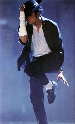 la100fm's tweet photo. El Rey del Pop también puede bailar #Lentos... ahora en La 100 suena "You are not alone"
➡ https://t.co/dkJaEgHJ4a https://t.co/QVXadcRNot