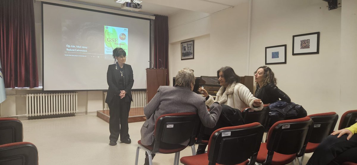 AU_GSF's tweet photo. Fakültemiz Resim Bölümünün düzenlediği ‘Sanat Seminerleri’ dizisinin ilki bugün gerçekleştirildi. Konuşmayı gerçekleştiren Öğr. Gör. Sibel Aktaş’a, Resim Bölümü öğretim üyelerimize ve değerli katılımcılarımıza teşekkür ederiz. https://t.co/UkcTcPqfzH