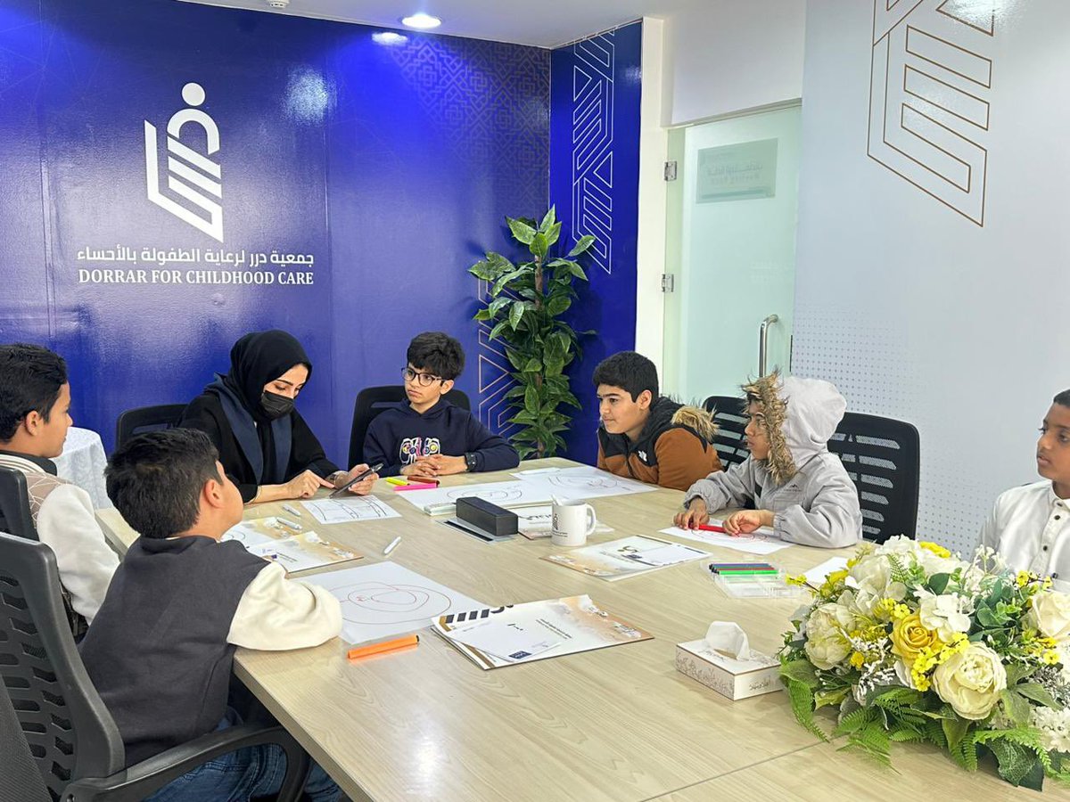 📸خبر:

بدعمٍ من آل جميح الخيرية
<a href="/jch_org/">آل الجميح الخيرية</a> 
وبشراكة مع أمانة الأحساء 
<a href="/Alahsamun/">أمانة الأحساء</a> 
ممثلة في مبادة لجنة الاحساء صديقة 
الطفل <a href="/alahsa_cf/">الأحساء صديقة الطفل - AL Ahasa_CFCI</a> 

انطلقت يوم الاثنين الموافق ٢٠٢٥/٠٢/٢٤م المرحلة الثانية من برنامج “من الفكرة إلى السوق” في جمعية درر لرعاية الطفولة، وهو برنامجٌ تدريبيٌّ يهدف إلى