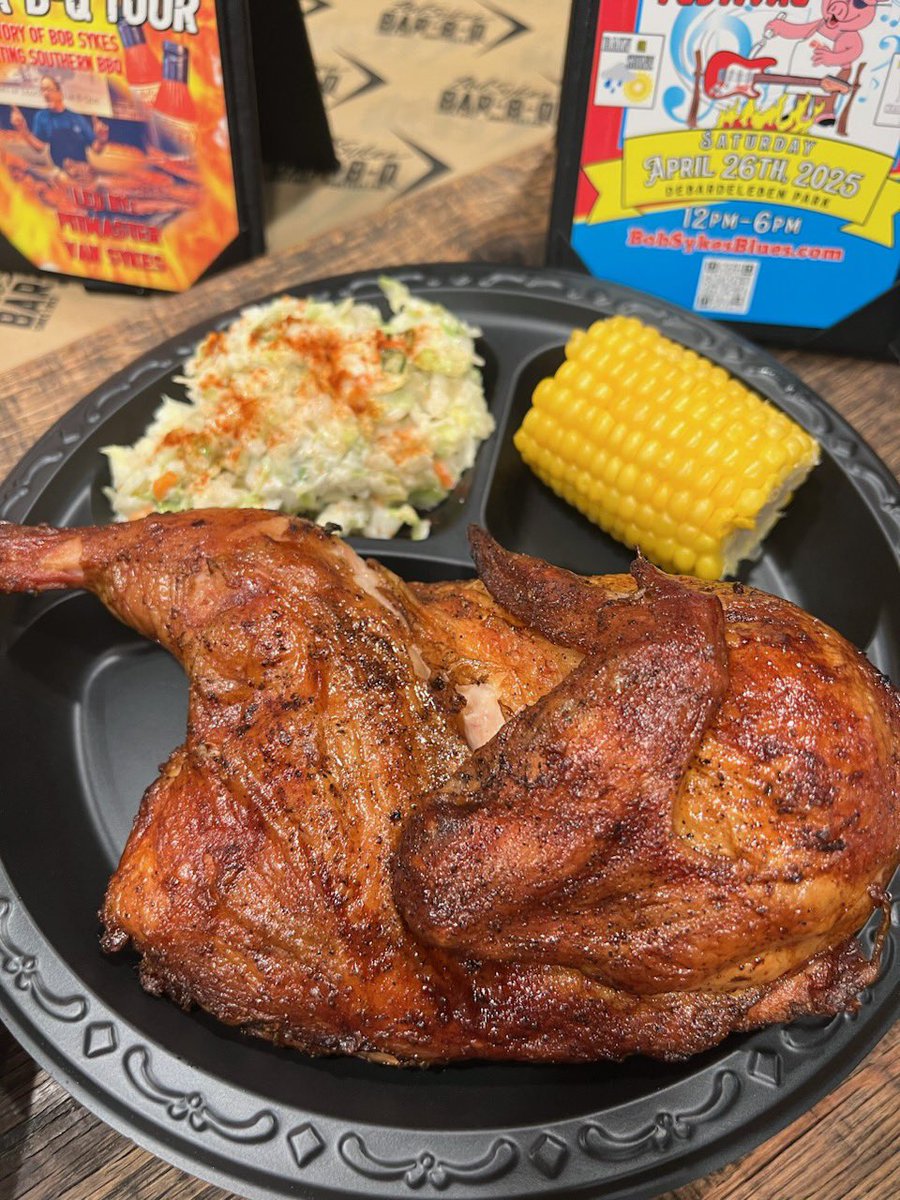 SykesBBQ's tweet photo. 🔥Best Ever Bob Sykes BBQ Chicken! Now this is a great way to start off the week and delivery is available by ordering online. https://t.co/jDKNJZaN52
#bbq #bbqchicken #bestchicken #bobsykesbbq #chicken #pittoplate #bessemer #alabama #birminghamalabama https://t.co/PdWvzW0yJR