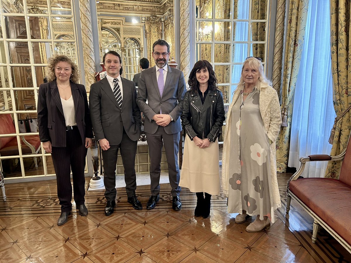 Subdelegación del Gobierno en Bizkaia (@subgobbizkaia) on Twitter photo Carlos García Buendía <a href="/CarlosGarcaBue1/">Carlos García Buendía</a> ha mantenido una reunión con representantes de Bilbao Metrópoli 30 y presidentes de colegios profesionales del País Vasco en la que se ha tratado sobre los objetivos y reciente creación del foro ‘BaskePro Elkargoak Kontseilu Gorena’. Carlos García Buendía <a href="/CarlosGarcaBue1/">Carlos García Buendía</a> ha mantenido una reunión con representantes de Bilbao Metrópoli 30 y presidentes de colegios profesionales del País Vasco en la que se ha tratado sobre los objetivos y reciente creación del foro ‘BaskePro Elkargoak Kontseilu Gorena’.