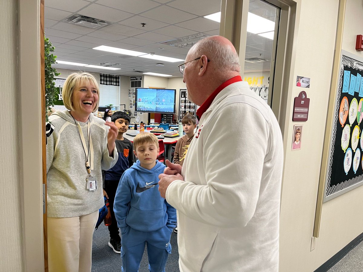 center_grove's tweet photo. Thank you to @NorthGroveVikings principal Ron Siner for joining Dr. Long and his leadership team on their visit to NGES today! 

#GrowWithCenterGrove #E3CG #ExceptionalEducation #CenterGrovePride #CenterGrove https://t.co/Tpe3UZ4VsW