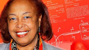 iamMauriceW's tweet image. Do you know the ABCs of Black History?
“P”

Dr. Patricia Bath invented laserphaco, a new device &amp;amp; technique that uses lasers to remove cataracts. 

Her invention performed all steps of cataract removal.  Bath is the 1st  Black Woman physician to receive a medical patent!