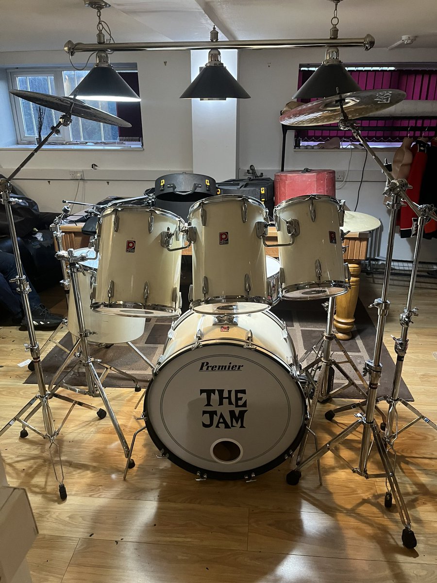 petedel67's tweet photo. It was only fitting that we gave THE Great White a dusting off. Too beautiful not to be on display and remember the gigs and the amazing songs they provided the driving beat for. #RIPRick #RickBuckler #TheJam #fromthejam https://t.co/PNdsyDUHAD