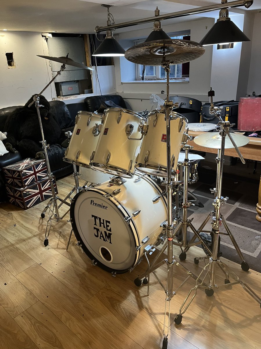petedel67's tweet photo. It was only fitting that we gave THE Great White a dusting off. Too beautiful not to be on display and remember the gigs and the amazing songs they provided the driving beat for. #RIPRick #RickBuckler #TheJam #fromthejam https://t.co/PNdsyDUHAD
