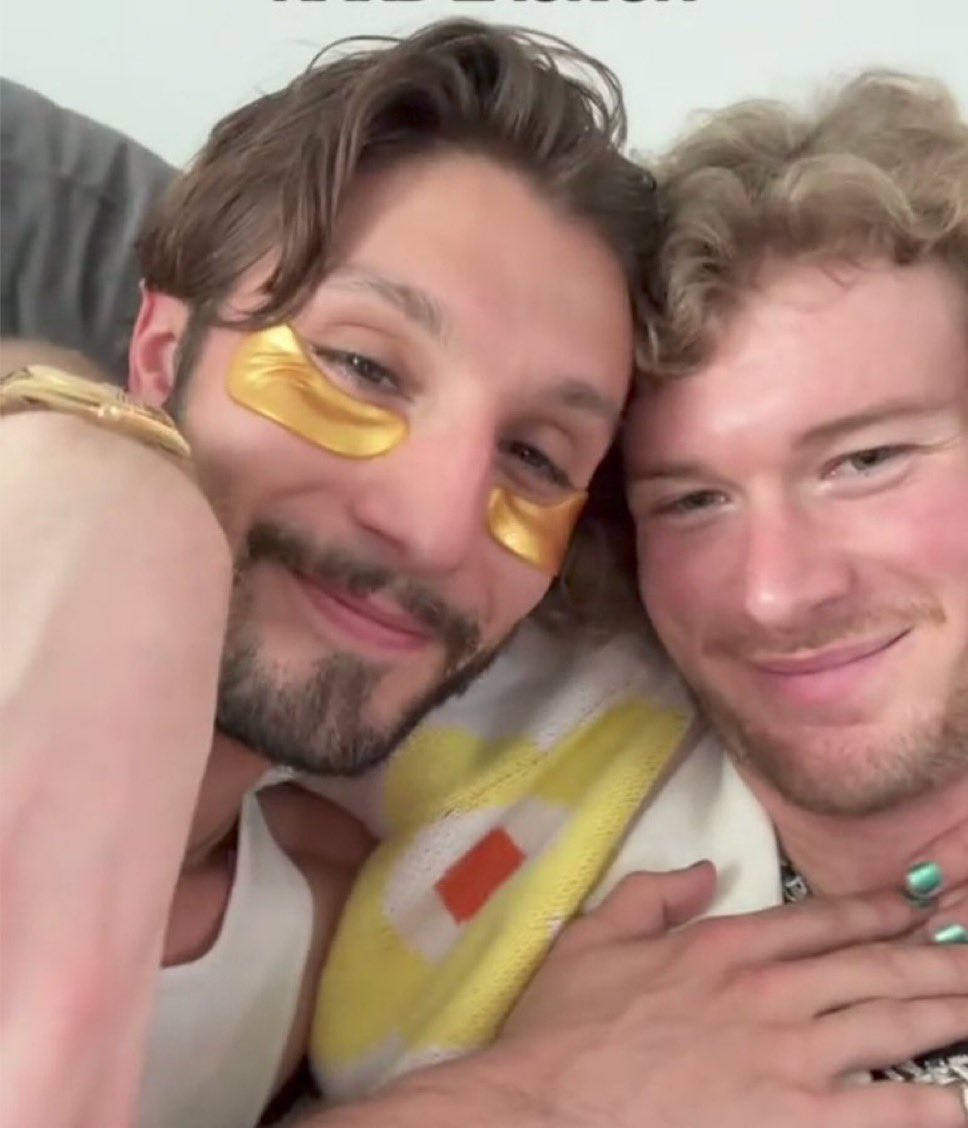 bbnomula's tweet image. love