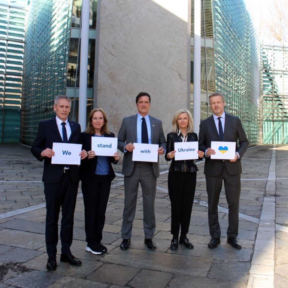 Laila Stenseng (@norwayambde) on Twitter photo We stand with Ukraine 💙💛 🇺🇦 🇳🇴🇩🇰🇸🇪🇮🇸🇫🇮 <a href="/NorBotschaft/">Botschaft Norwegen 🇳🇴🇩🇪</a> <a href="/Swebotschaft/">Botschaft Schweden</a> <a href="/FinBotschaftDe/">Botschaft von Finnland in Berlin</a> <a href="/Daenemark_in_DE/">Dänische Botschaft in Deutschland</a> <a href="/IcelandinBerlin/">Island in Deutschland 🇮🇸</a> <a href="/UKRinDEU/">Ukrainische Botschaft</a> We stand with Ukraine 💙💛 🇺🇦 🇳🇴🇩🇰🇸🇪🇮🇸🇫🇮 <a href="/NorBotschaft/">Botschaft Norwegen 🇳🇴🇩🇪</a> <a href="/Swebotschaft/">Botschaft Schweden</a> <a href="/FinBotschaftDe/">Botschaft von Finnland in Berlin</a> <a href="/Daenemark_in_DE/">Dänische Botschaft in Deutschland</a> <a href="/IcelandinBerlin/">Island in Deutschland 🇮🇸</a> <a href="/UKRinDEU/">Ukrainische Botschaft</a>
