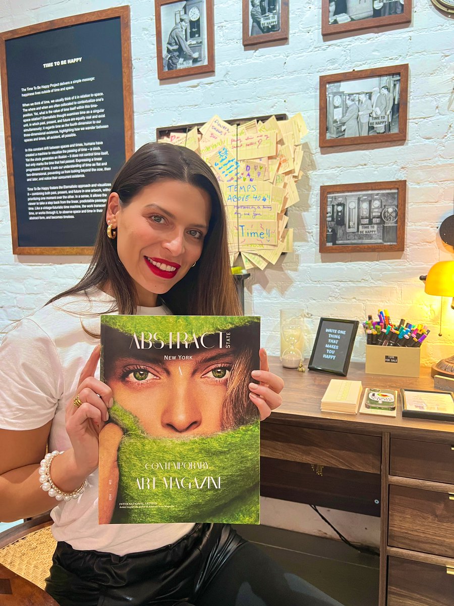 Look what just arrived! My first contemporary art magazine cover <a href="/abstractstateny/">Abstract State</a> featuring the piece “Window to the Soul” from the Human Value collection. ✨

Get yours here: abstractstate.us