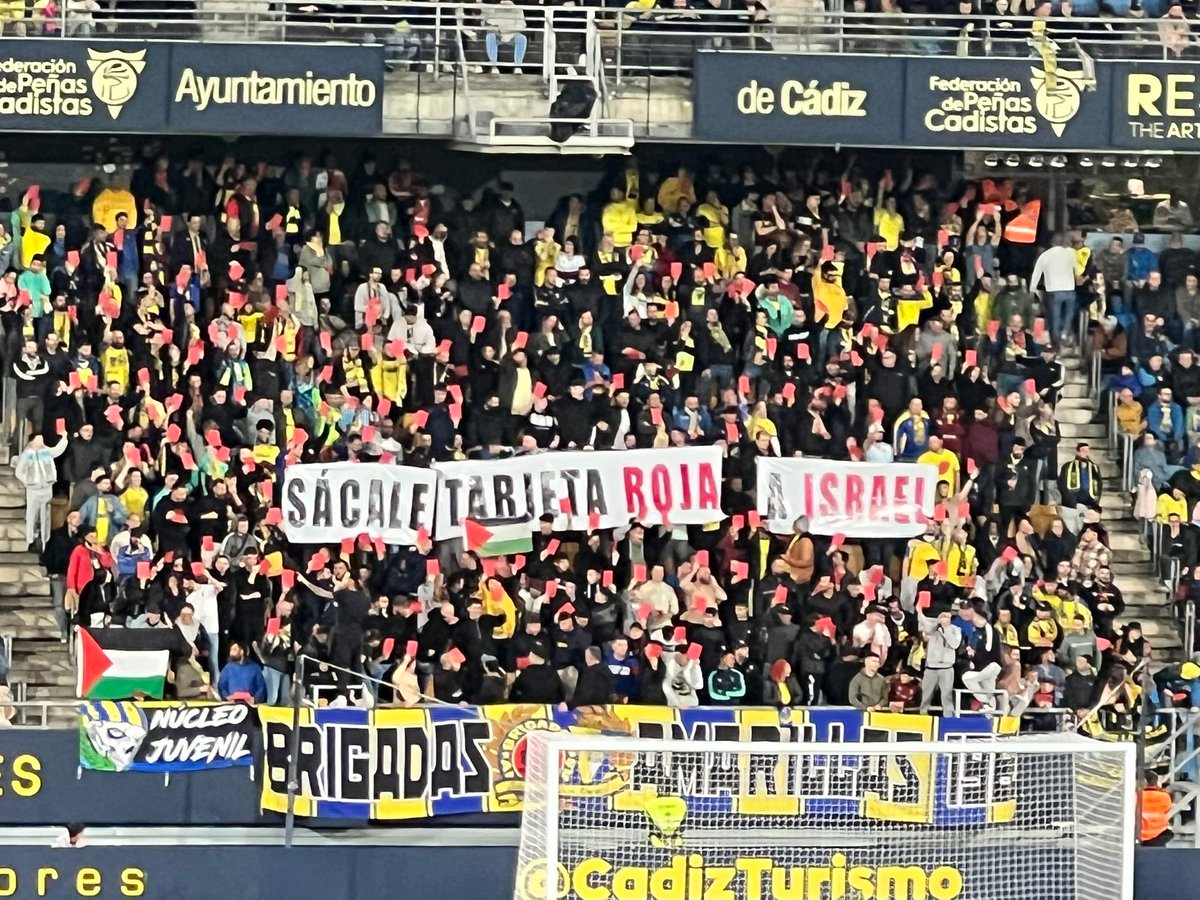 Nos sumamos a la campaña internacional "SHOW ISRAEL THE RED CARD" que pide a la FIFA y UEFA que excluyan a Israel de las competiciones europeas. 

Por el fin del genocidio, la ocupación y el apartheid.

¡Palestina Libre!