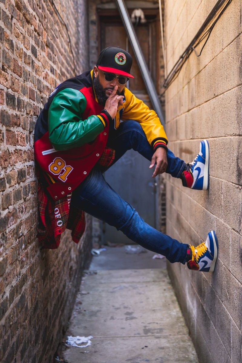 2_Chill_'s tweet image. @Jumpman23 @Nike @nikestore Did an entire marketing campaign with these. Plan to do the same with the next pair…if I hit for them at retail, that is.😏🤞🏾 #HelpABrotherOut #UnionImBack #UnionLosAngeles #ChicagoShadows #StormBlue