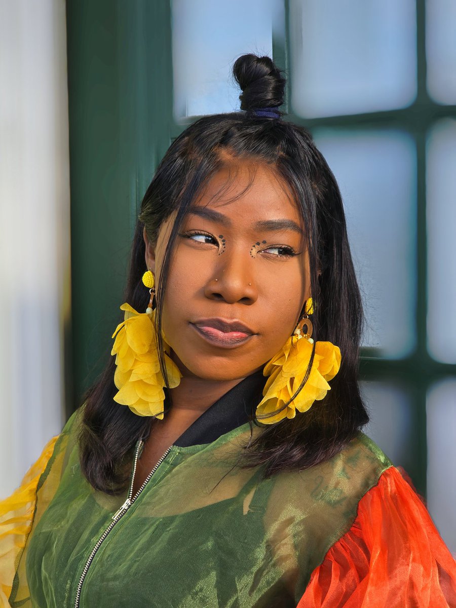 roshreignmusic's tweet photo. Hosting @ mobayreggaenights had me feeling exactly how I looked. Thank you for entrusting me with this role. What an amazing night! 🥰

#roshreign #reggaenights #mobayreggaenights #reggae #music https://t.co/cOxBVK6rPl