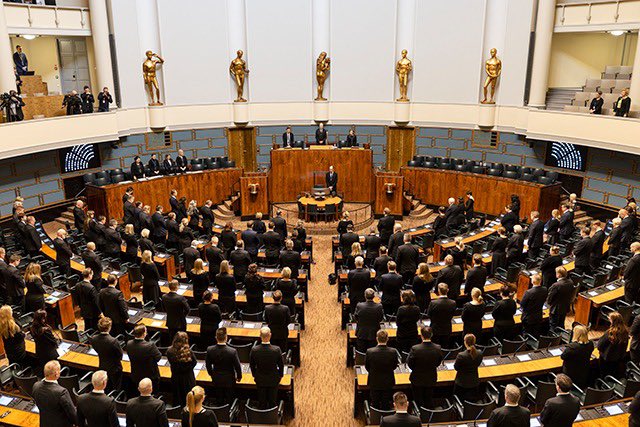 3v. sitten Venäjä hyökkäsi Ukrainaan. Muistan kyseisen aamun erittäin hyvin kuten kaikki suomalaiset. Paljon maailmassa muuttui. Meidän suomalaisten pitää jatkaa ukrainalaisten tukemista. Ukraina ansaitsee oikeudenmukaisen rauhan. #SlavaUkraini 🇫🇮💗🇺🇦Kuva <a href="/SuomenEduskunta/">SuomenEduskunta</a> 21.2.25