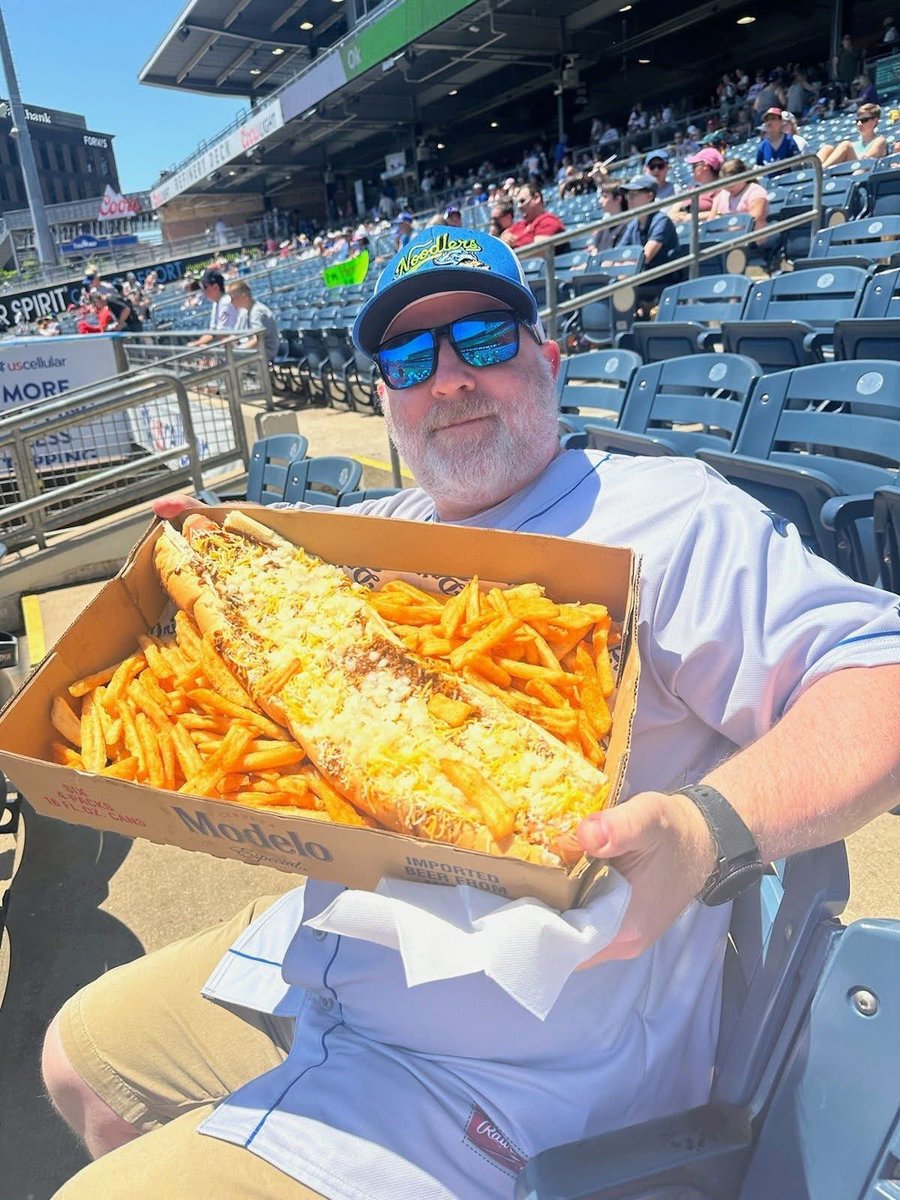 SportScran's tweet photo. Boomtown chili dog at Driller’s stadium in Oklahoma - Two foot long, 1 lb dog with 1lb of shredded cheese, 1 lb. Of chili, and 3 lbs. seasoned French fries 

💵 $32.00 (£25.31) https://t.co/rQXQHSyO97