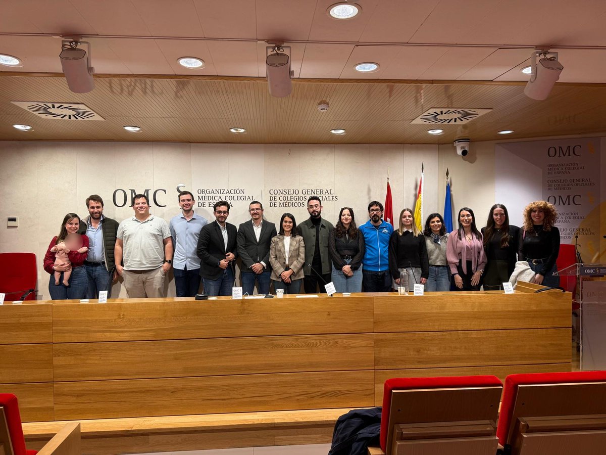 COM Región de Murcia (@commurcia) on Twitter photo Nuestra vocal de #médicos jóvenes, <a href="/karkamonia93/">Carmen Miralles</a>, ha asistido a la asamblea de representantes provinciales de este colectivo en los #ColegiosDeMédicos
La reunión ha tenido lugar en la sede del <a href="/CGCOM_Esp/">Consejo General de Médicos</a> en #Madrid y han abordado cuestiones de actualidad sanitaria y profesional Nuestra vocal de #médicos jóvenes, <a href="/karkamonia93/">Carmen Miralles</a>, ha asistido a la asamblea de representantes provinciales de este colectivo en los #ColegiosDeMédicos
La reunión ha tenido lugar en la sede del <a href="/CGCOM_Esp/">Consejo General de Médicos</a> en #Madrid y han abordado cuestiones de actualidad sanitaria y profesional