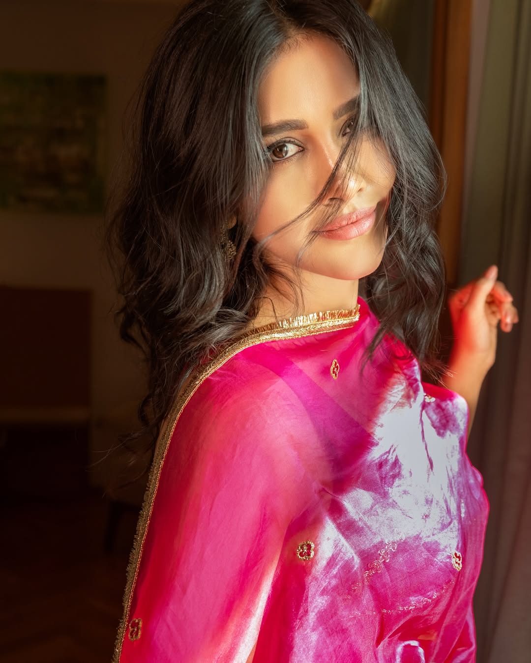 GkkmZy4W0AIHn8_?format=jpg&name=large