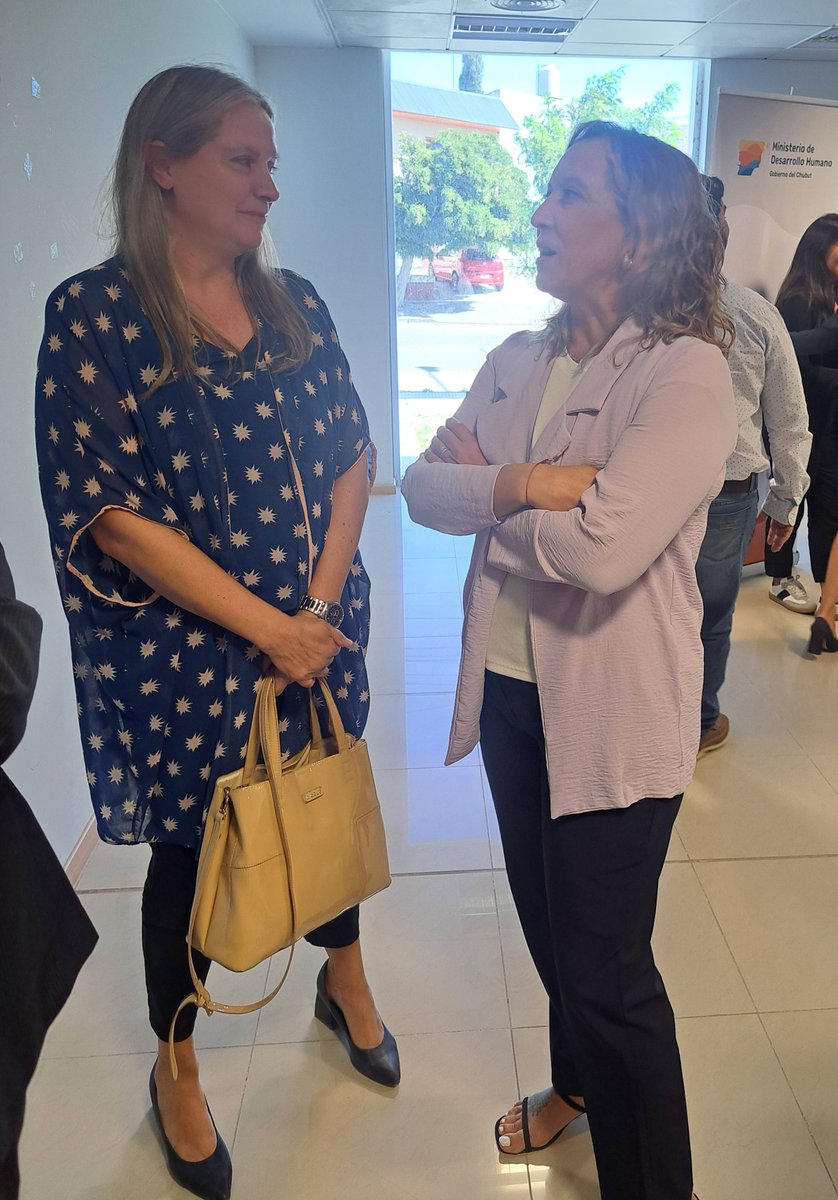 baskovcmariabel's tweet photo. Junto a la Defensora de los Derechos de Niñas, Niños y Adolescentes Dra. Marisa Graham nos informamos sobre las recomendaciones que formula la Defensoría para garantizar la protección de Derechos en temáticas vinculadas con los  entornos digitales y padecimientos mentales. https://t.co/Lli2GucnoY