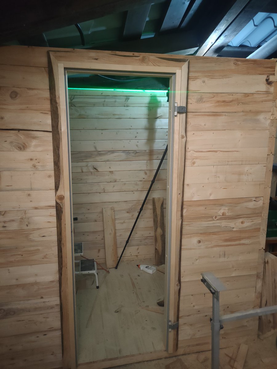 lanisce_si's tweet photo. Coming along. Can slowly see the end of the sauna build 🙌 https://t.co/o9hbRCDAGs