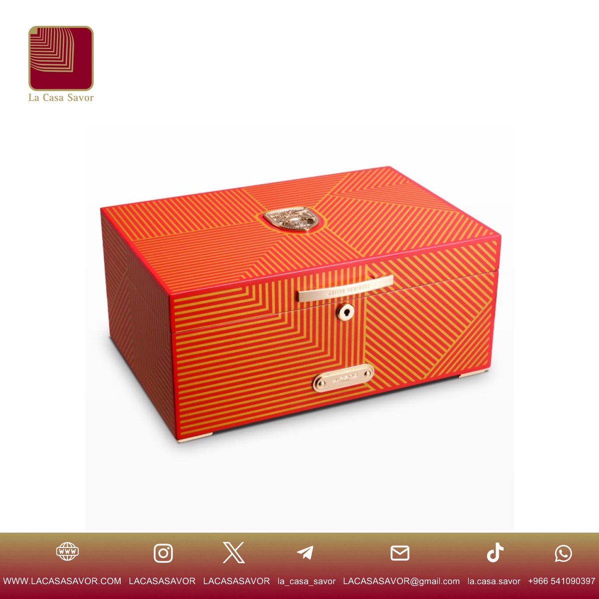 LACASASAVOR's tweet image. #هوميدور #السيجار #عالي #الجودة
هوميدور صندوق من #خشب الارز , متوسطة الحجم يمكنه تخزين 120 من #السيجار , مع #مقياس #الرطوبة و قفل أمان يمنحك أفضل تجربة #للسيجار - 20054 

#اكسبلور 
#صباح_الخير 
#الرياض 
#ترند 
#رمضان