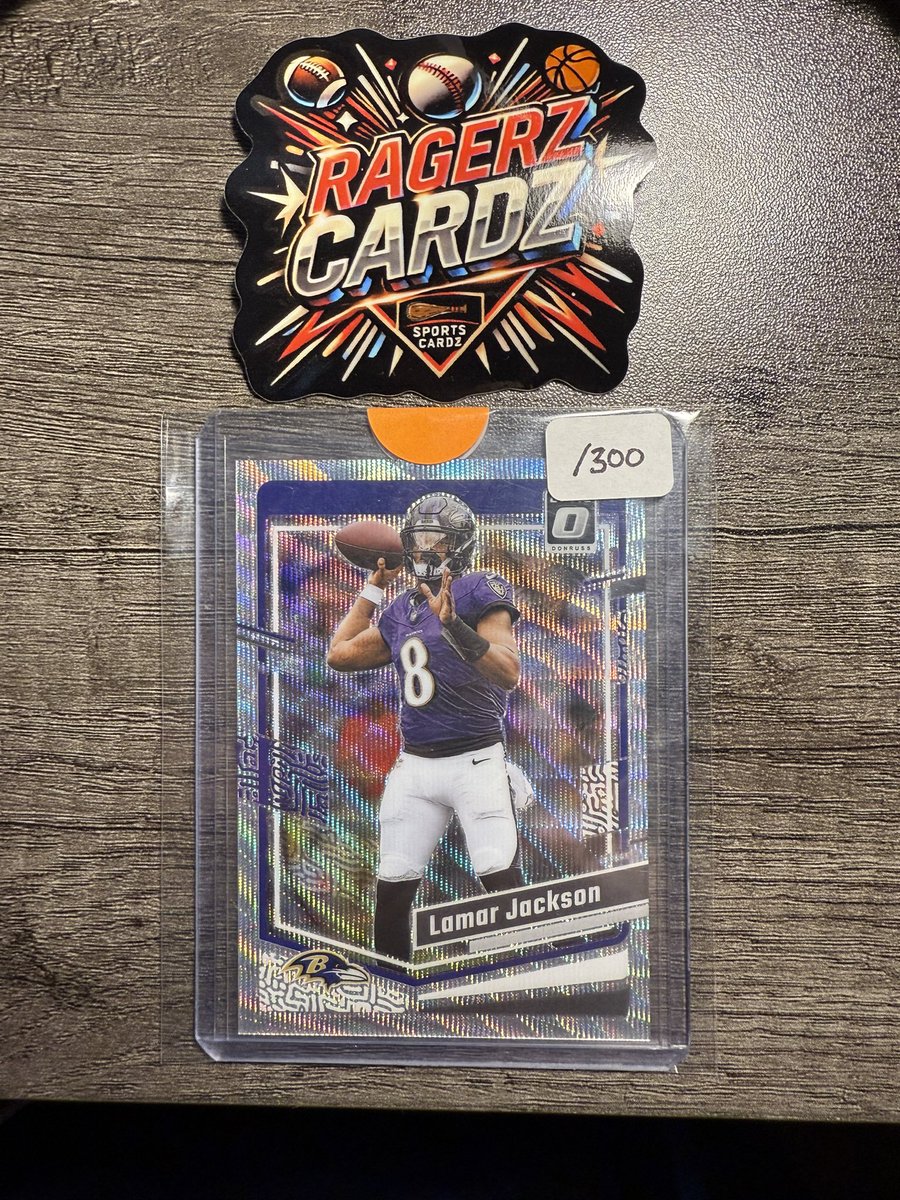 JoshuaRumph's tweet image. Weekly Giveaway! Lamar Jackson /300
How to Enter: 
1. Follow
2. Retweet 
Winner will be drawn Friday 2/28!