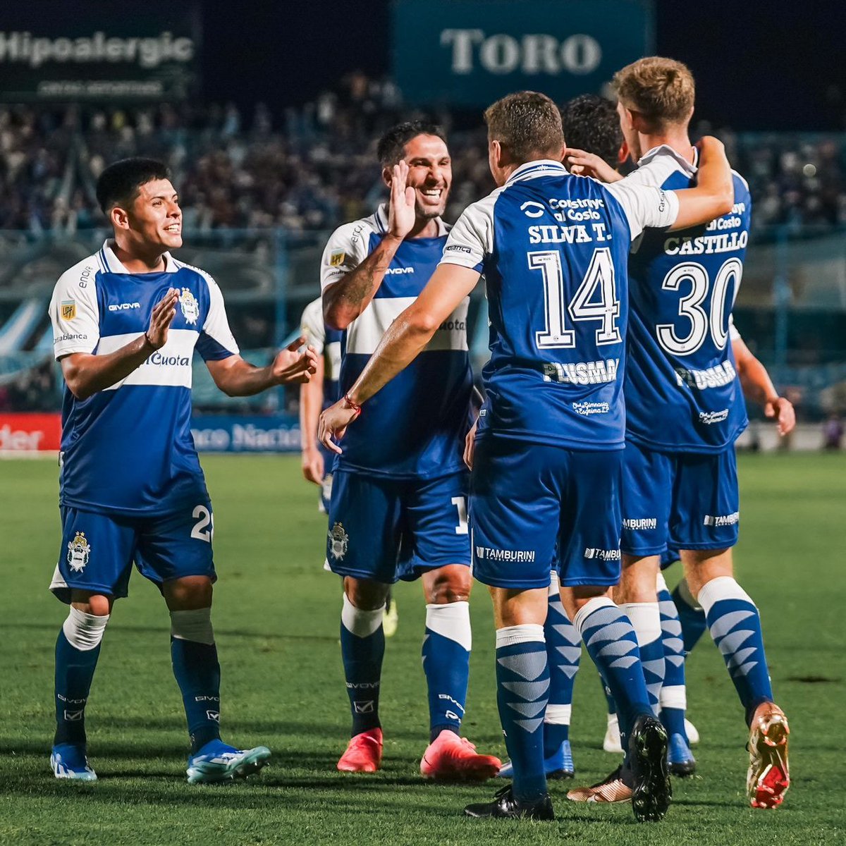 LoboEsta22's tweet image. #CGE #GELP #F07 El Lobo volvió a ganar fuera de casa luego de 1⃣1⃣ partidos (agosto 2024) y es el quinto partido al hilo que no recibe goles ► shorturl.at/dL2SG