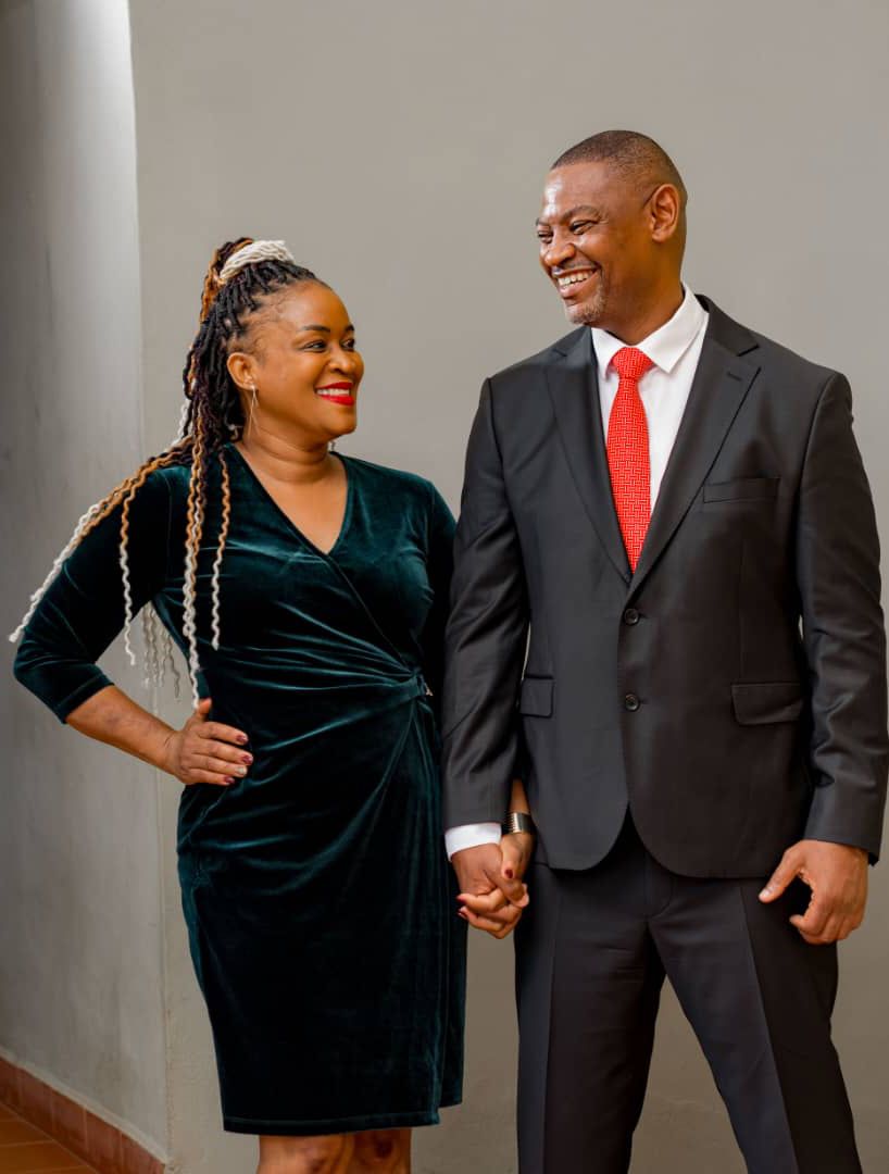 There is nothing like being in the company of your loved ones. Treasure the moments of family time together ❤️