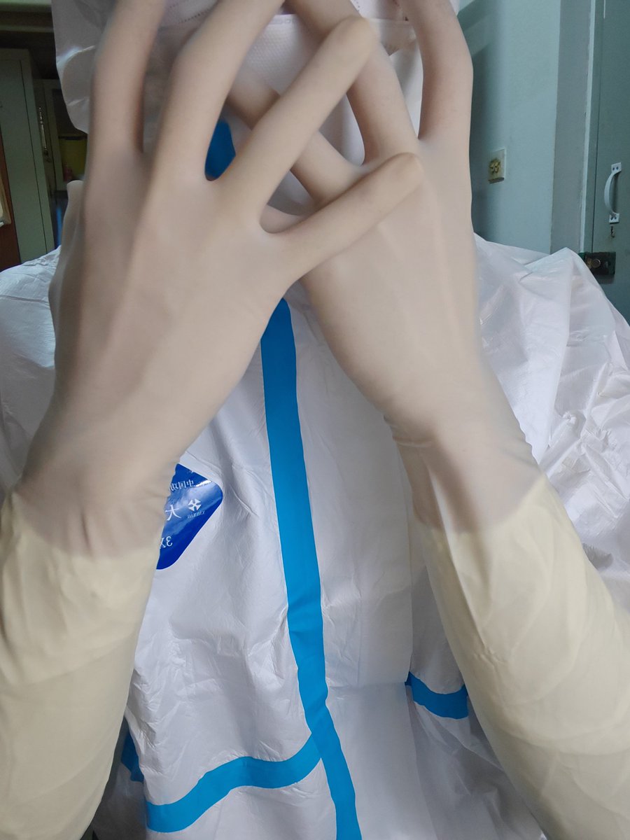 BESTGloves3's tweet photo. 包裹��极强的长手套，爽的一批 #gloves #glove #乳胶声音 #手套 #手术手套 https://t.co/iecLcDEd9a