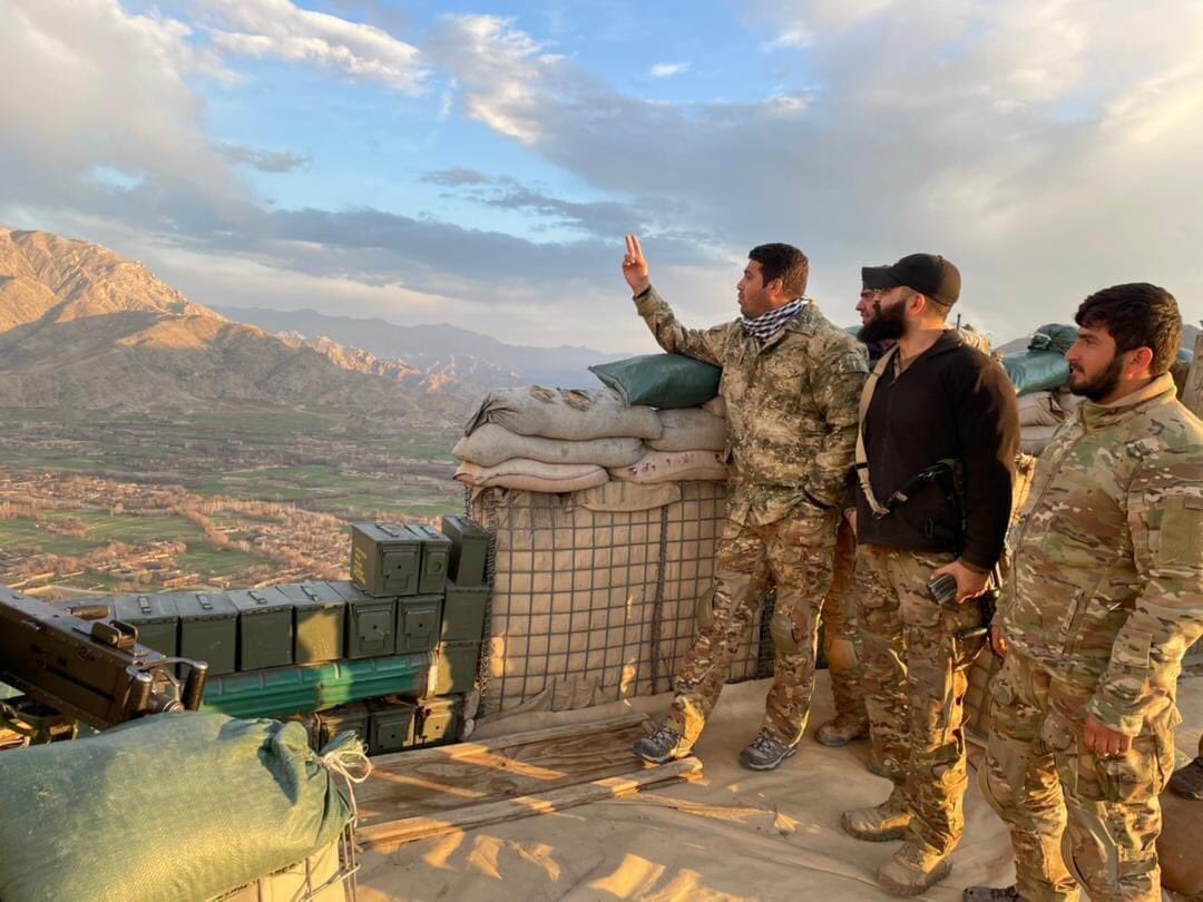 cyberpionier's tweet photo. Another attack on the gates of Bagram Airport by the Afghanistan Freedom Front.
#StandWithAFF #StandWithNRF #AfghanistanResists https://t.co/WpUHRBIeSB