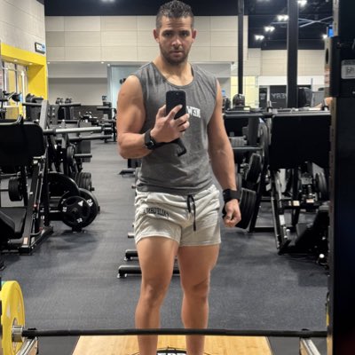 AnthonyRPineda's tweet photo. #NewProfilePic https://t.co/mz9rKPhu9F