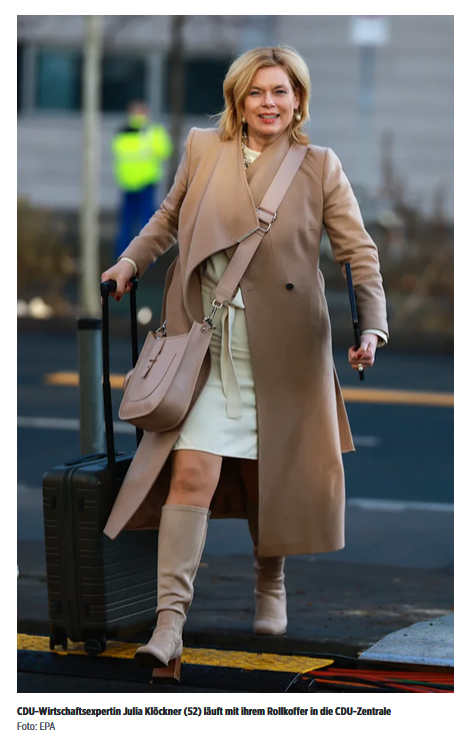 WayneSchlegel_'s tweet image. Das Letzte, was ein Ministerium sieht, bevor es von Lobbyisten übernommen und komplett abgewirtschaftet wird.