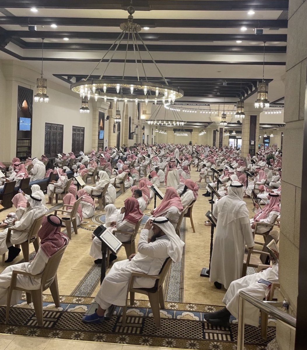 أقبلت طلائع شهر الخير 
وهبت نسائم الصيام والقيام
الجمعة القادمة تراويح -بإذن الله-.
قال ابن الجوزي:
"تالله لو قيل لأهلِ القبور تمنَّوا، لتمنوا يوماً من رمضان ".
اللهم بلغنا رمضان، واكتبنا فيه من السعداء .. آمين يارب العالمين.
﴿فَبِذلِكَ فَلْيَفْرَحُوا هو خَيٌر مِمّا يجمعُونَ﴾.