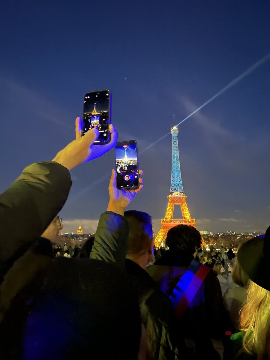 La Tour Eiffel aux couleurs de l’Ukraine ! 

Trois ans de la solidarité avec la résistance ukrainienne ✊🏻
Merci Paris, merci la France 💛💙