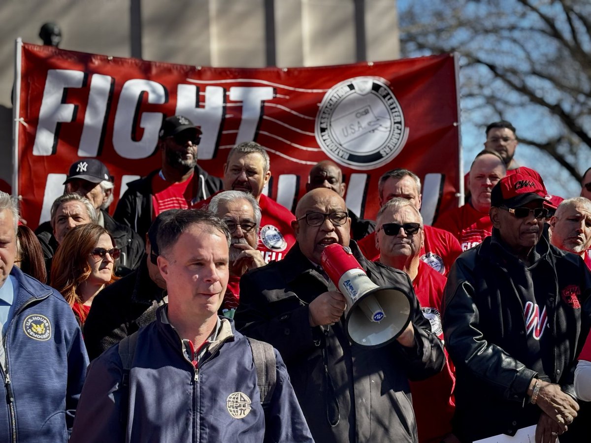 Letter carriers are here today to say HELL NO to dismantling the postal service!