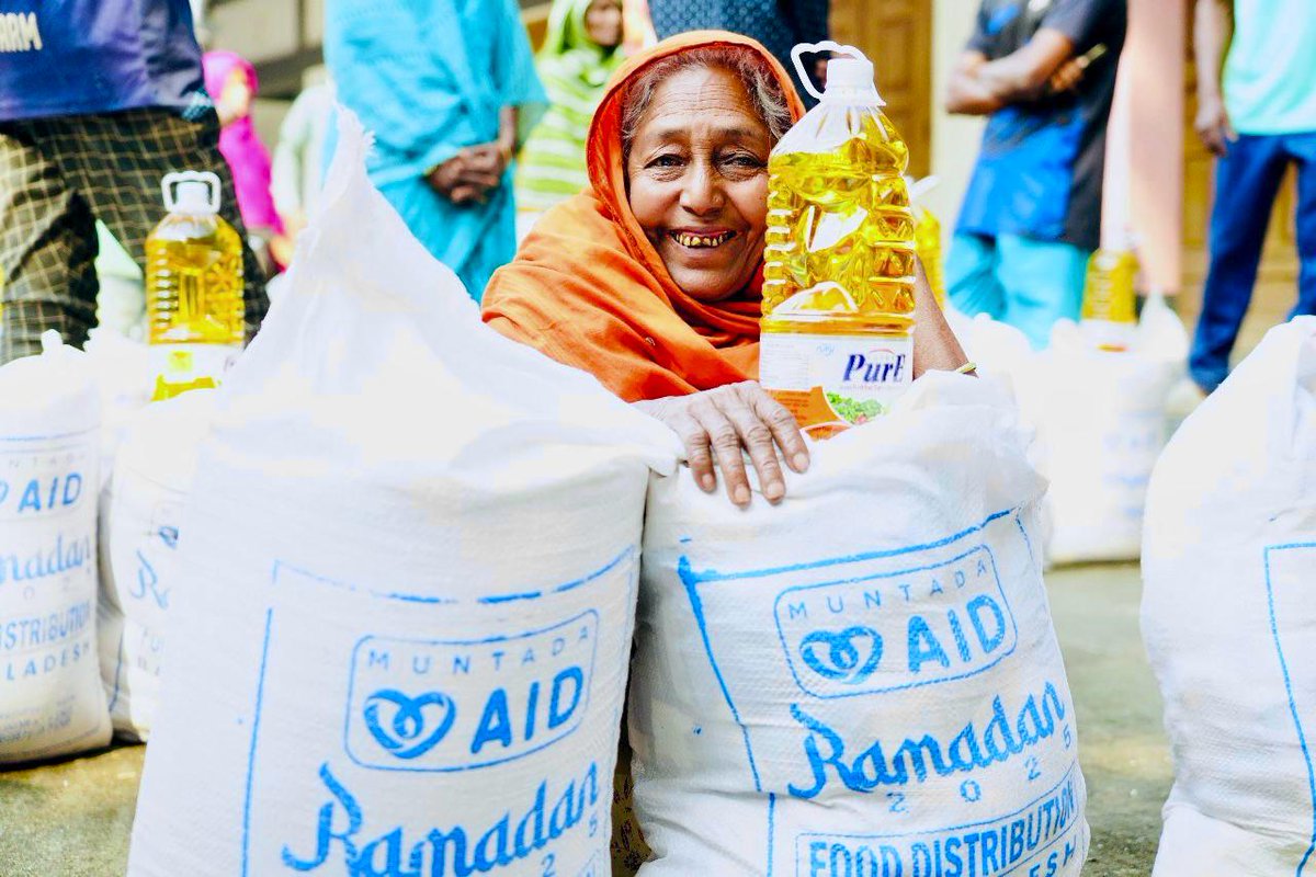 As a part of our commitment to reach more people before Ramadan, Muntada Aid has started distributing Ramadan food packs in 22 countries. 

These pictures were taken earlier today during our food pack distribution in Bangladesh. 

If you want to donate to our Feed the Forgotten