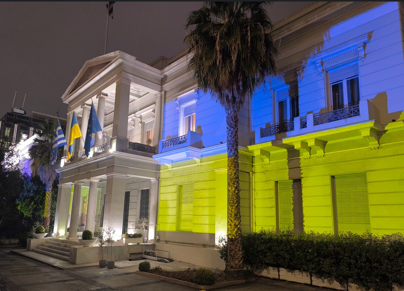 🇬🇷 #GreeceMFA in #Athens in the colours of the Ukrainian flag 🇺🇦

📌Announcement by the Ministry of Foreign Affairs on the three-year anniversary of Russia’s invasion of #Ukraine ➡️ mfa.gr/en/announcemen…