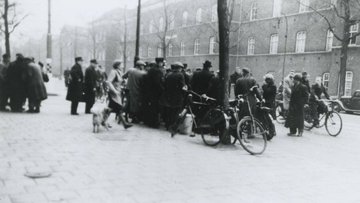 Op deze dag in 1941 begon de Februaristaking. Het was de enige openlijke protestactie (in Europa) tegen de Duitse jodenvervolging. Aanleiding voor de staking waren razzia’s in Amsterdam, waarbij meer dan 400 joodse mannen waren opgepakt. De staking werd zeer bloedig neergeslagen