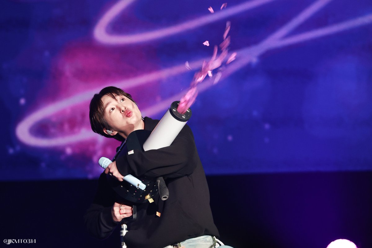 jjkmt0314's tweet image. 250222 [ONEW THE LIVE : CONNECTION] IN SEOUL ✨DAY2 

왜 이렇게 귀여워ㅠㅠㅠㅠㅠㅠ📷

#온유 #ONEW #オンユ #オニュ #온유더라이브 #ONEWTHELIVE #ONEW_THE_LIVE_CONNECTION