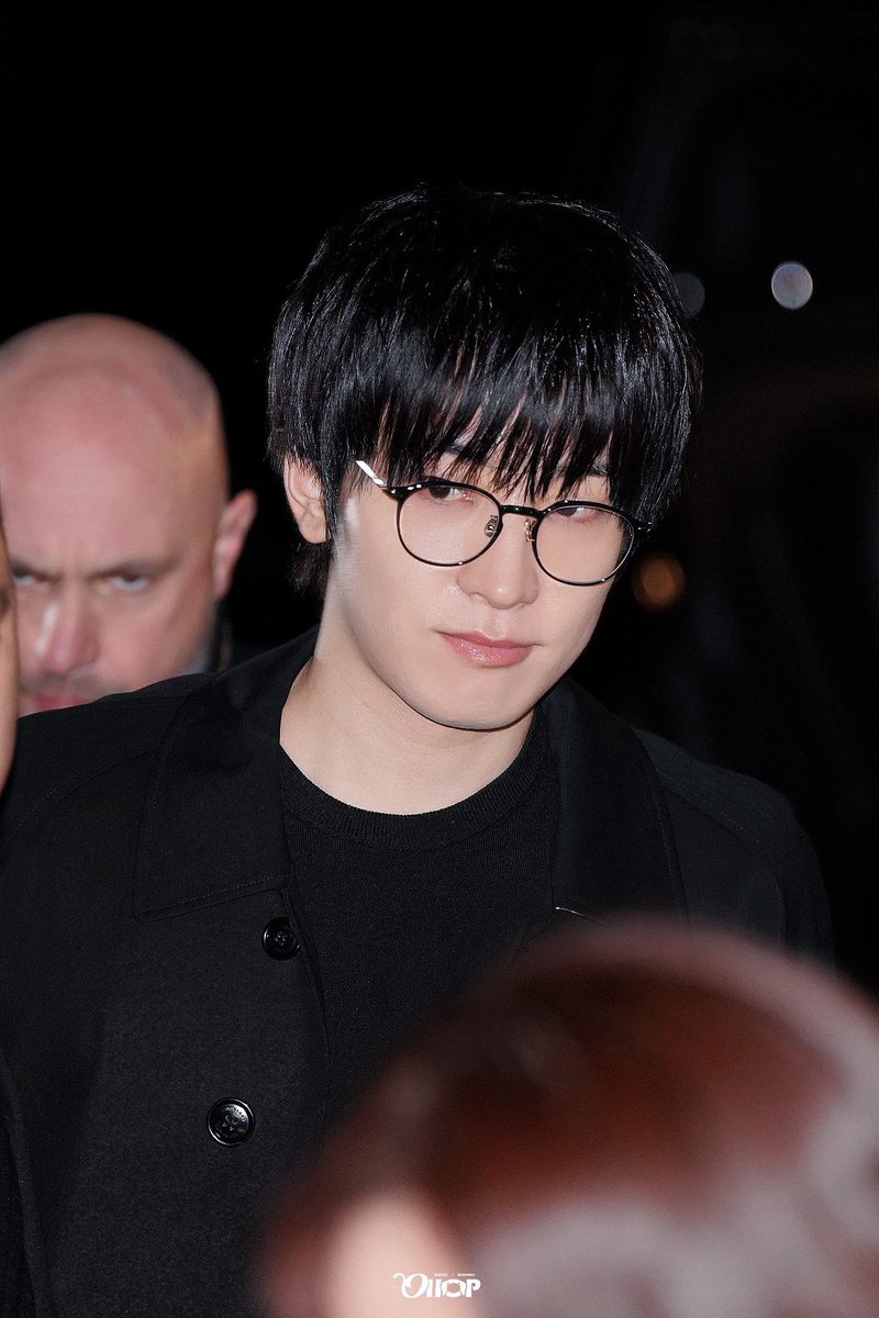 wwlake's tweet photo. 원우 좋아하는 이유
#WONWOOxBurberryFW25
#LondonFashionWeek #Burberry  
@pledis_17 @Burberry https://t.co/NgH4J5L4Kb