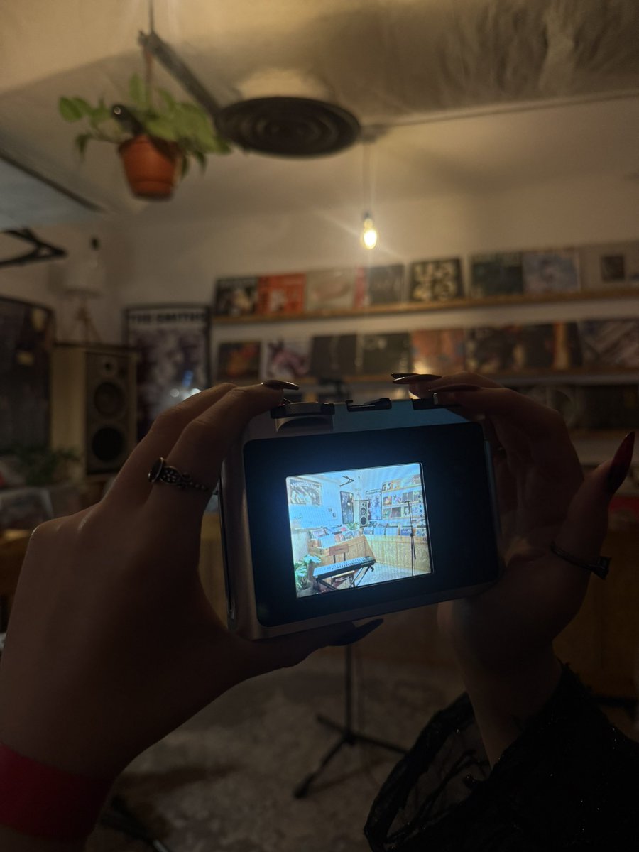 Cafe_society_'s tweet image. I’m lucky i know! #ghostlykisses