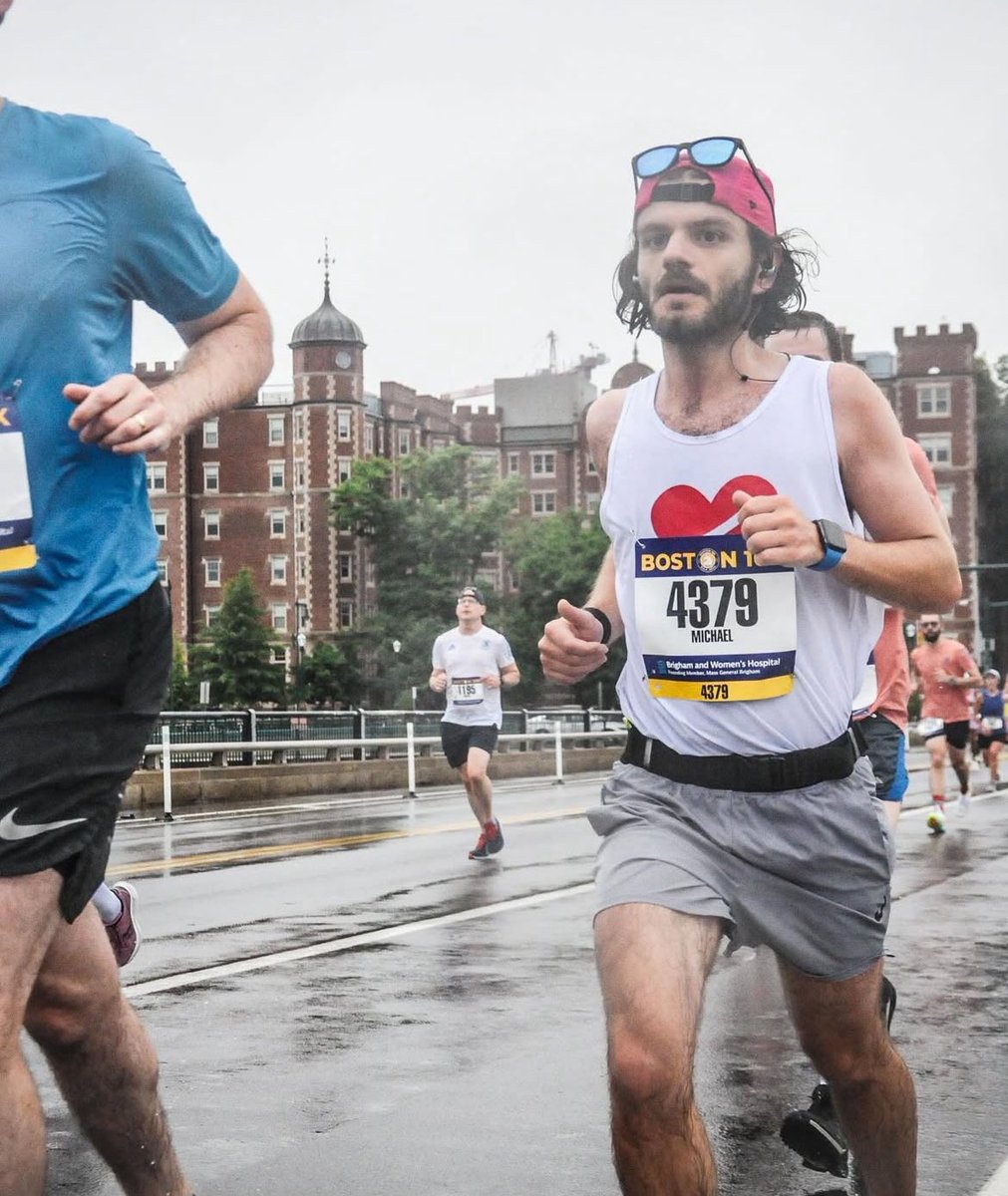 Running to prepare the gates of Stayer for the onslaught to come, hopefully this time I won’t take a dump in my spandex. #castlestayer #yankovyanks