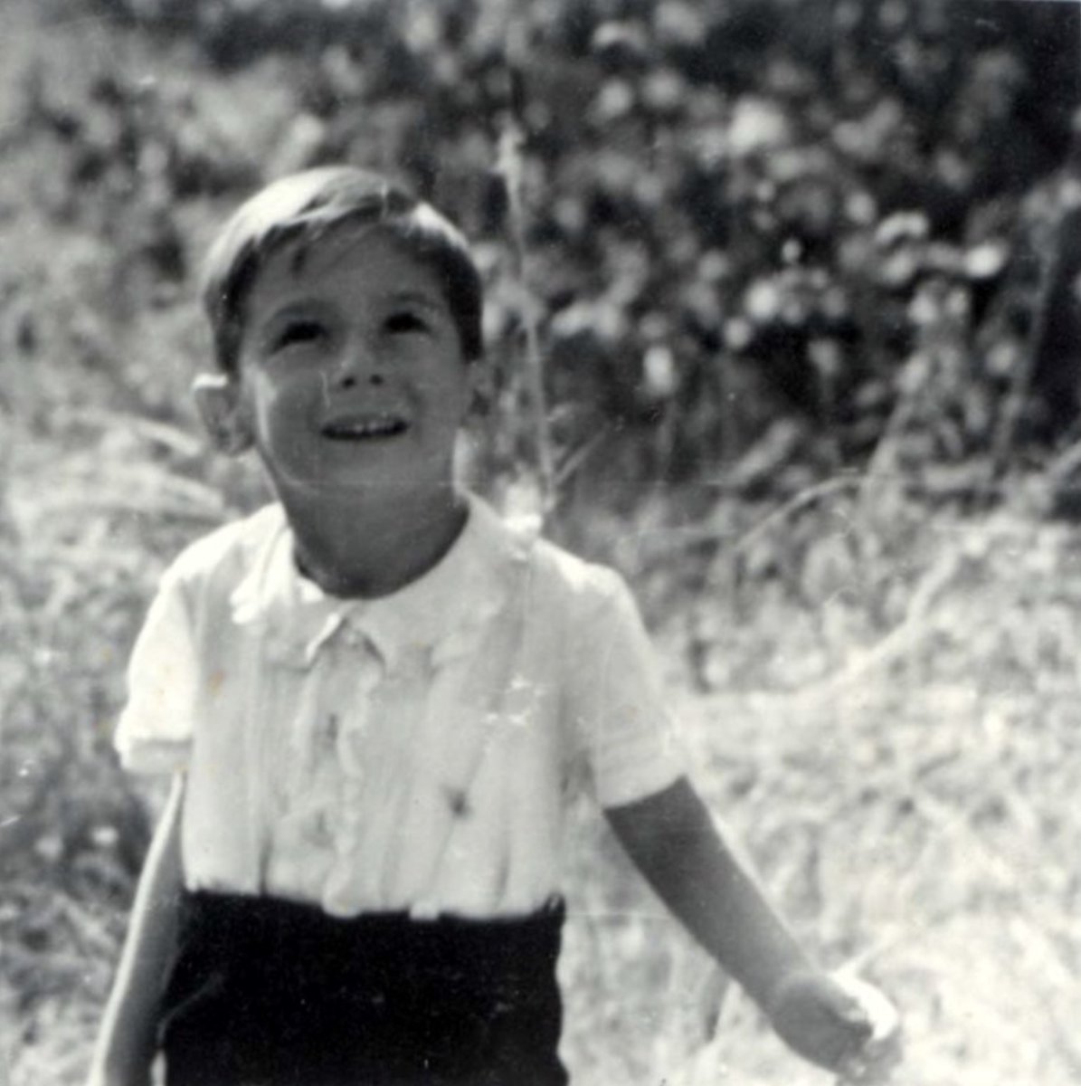 AuschwitzMuseum's tweet image. 25 February 1940 | A Hungarian Jew, Janos Revesz, was born in Pecs. 

On 4 July 1944 he was deported to Auschwitz and murdered in a gas chamber.