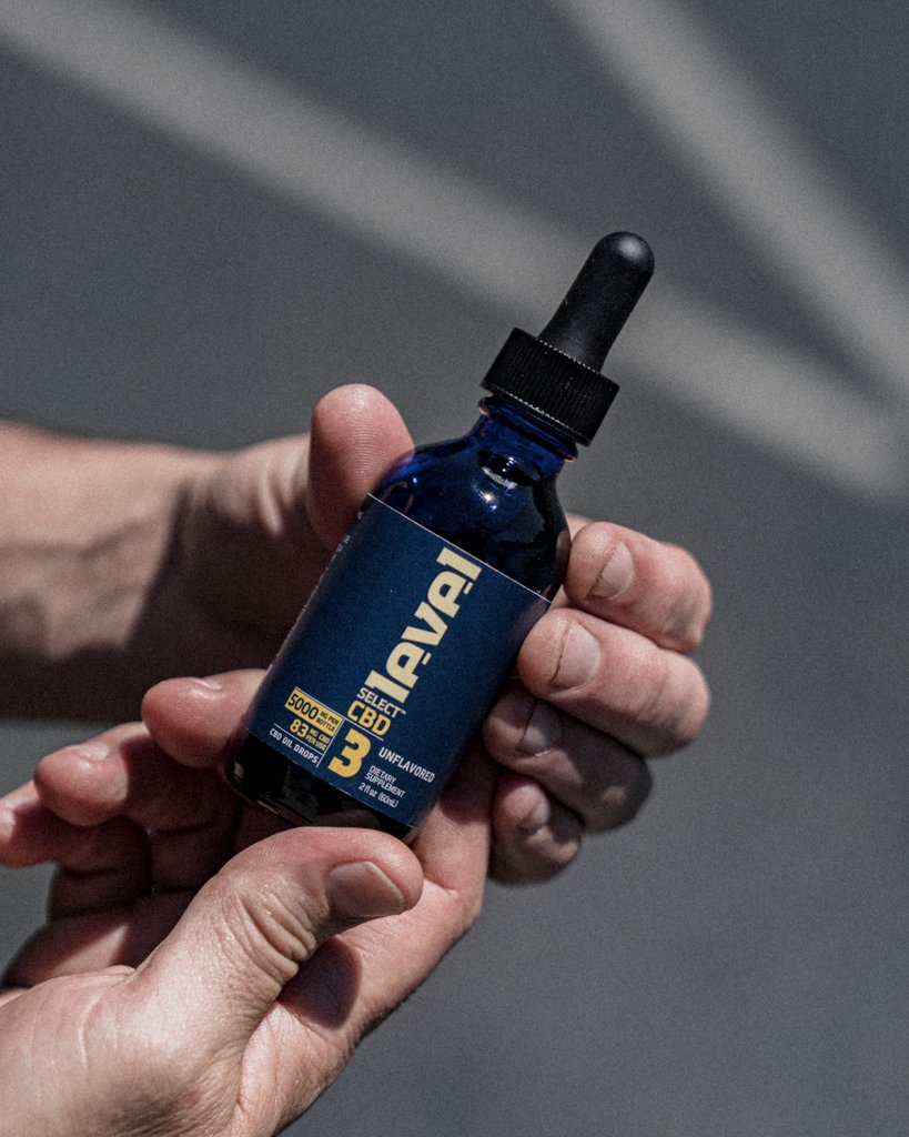LVLSelect's tweet photo. Say bye to winter aches with our highest concentration of premium Broad Spectrum CBD + MCT Oil for maximum relief. 🚨 All drops are 50% off, this week only! Use code: Relief50

https://t.co/IgqSMnVrhc

#LevelSelect #AchieveRecoverRepeat https://t.co/iR7xALvCOy