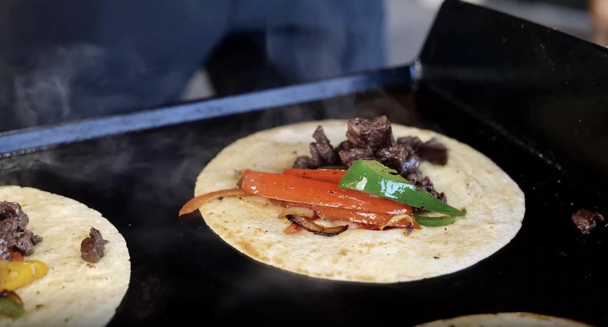 HearthStoneVT's tweet photo. These steak fajitas are packed with bold flavors, charred peppers, and tender beef—all cooked to perfection on the HearthStone Outdoor Griddle. 🔥

🌮 Bring the fiesta to your backyard today: https://t.co/UMQKomZRs3

#GriddleCooking #SteakFajitas #OutdoorCooking https://t.co/GBbVx8Qpcj