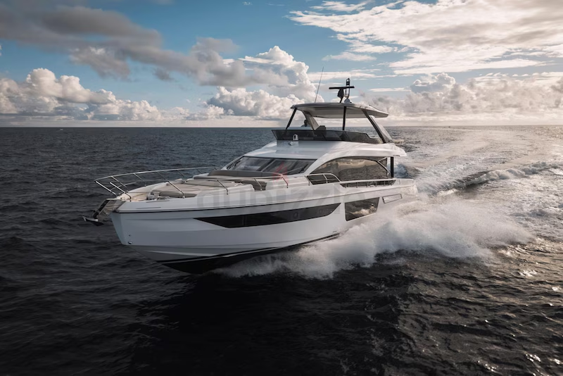 Brand new 2025 - Azimut 68 Fly
