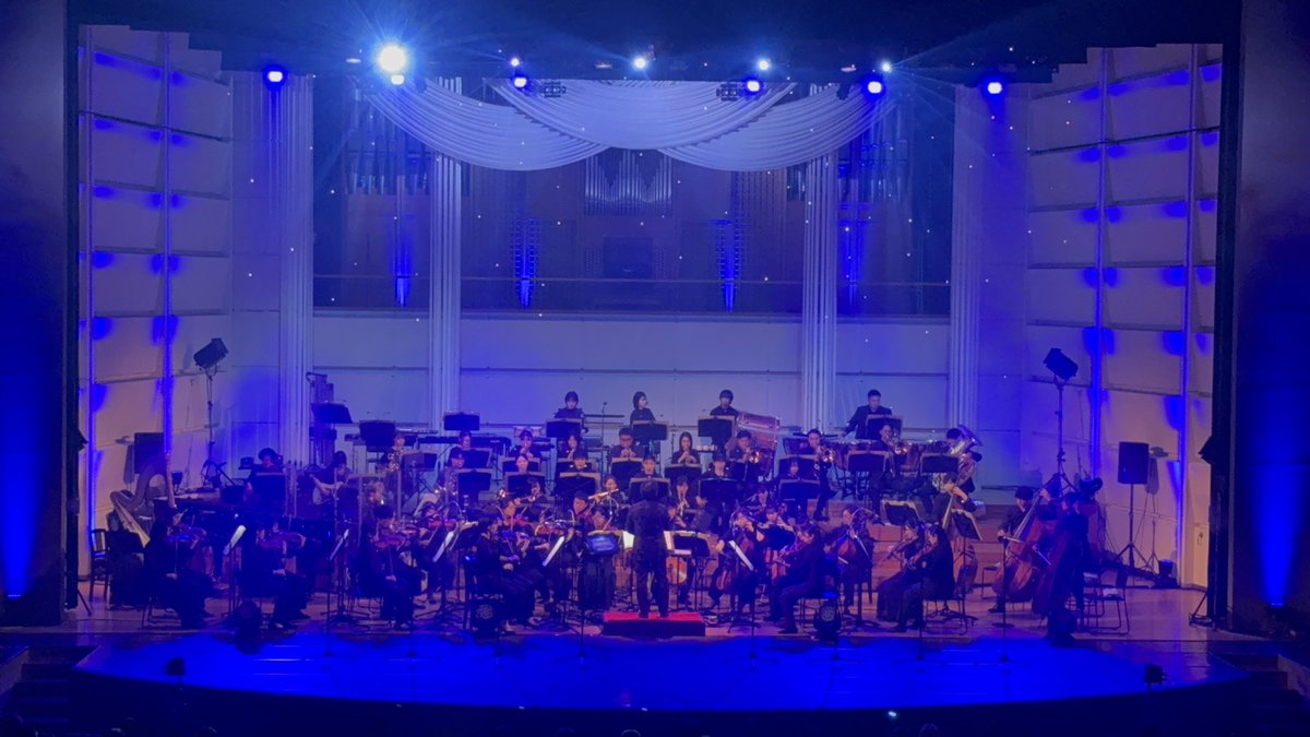 bell_moonlight's tweet photo. 昨日は舞台照明の講師の務めている洗足学園音楽大学にて声優アニメソングコース6期生卒業公演の照明を担当しました。照明を学んでいる音楽環境創造コース鈴木門下生も活躍しました。本年度も前田ホールの大舞台にてフルオーケストラの迫力あるアニソンライブ・朗読劇となりました♪
#洗足学園音楽大学 https://t.co/k7O4PCwKz8