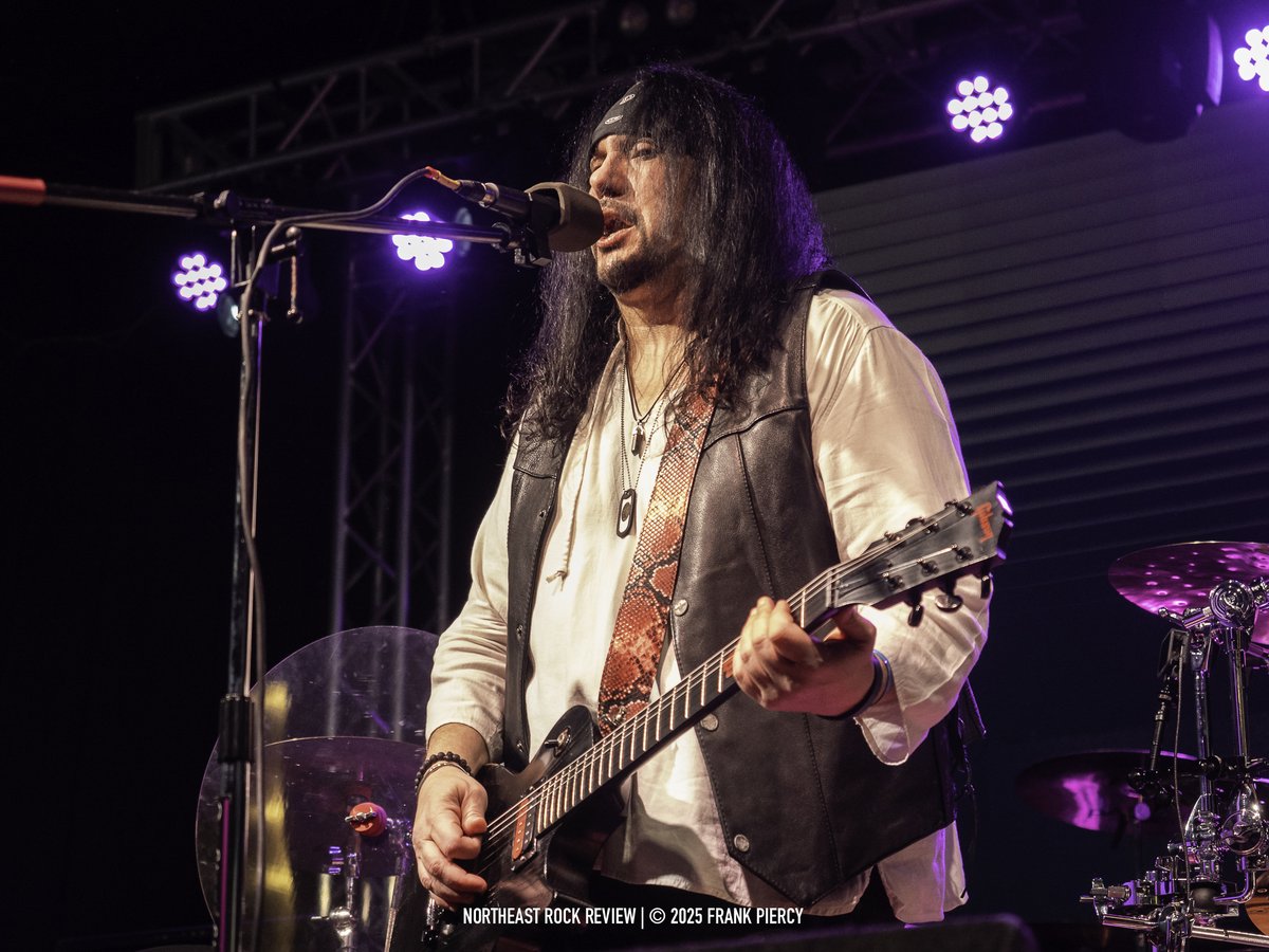 NERockReview's tweet image. Lone Wolf James opening for Lynch Mob at the Webster Theatre, Hartford, Connecticut, February 22, 2025

More show photos &amp;amp; coverage: northeastrockreview.com/lynch-mob-fina…