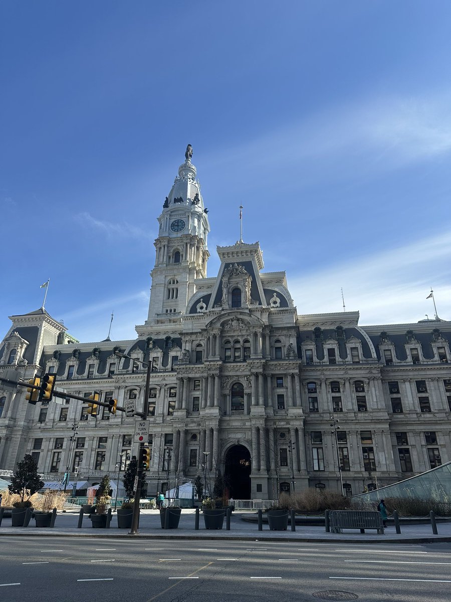 Just arrived in Philly for #AAAI25 happening this week. I’m so loving this place and they don’t joke around being the “city of brotherly love”—the people are so kind! 💙