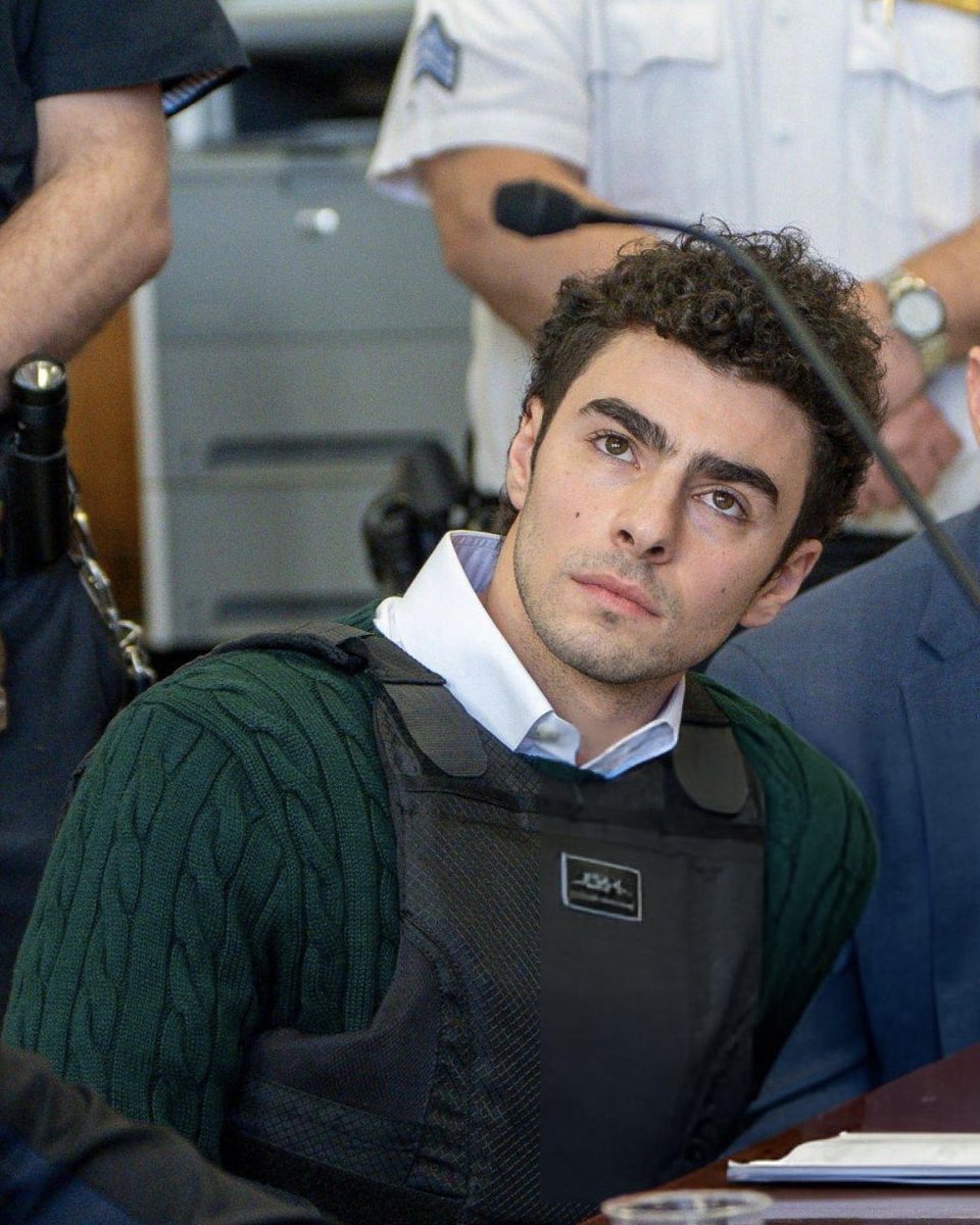 BREAKING: According to a motion filed today by Luigi Mangione’s Pennsylvania attorney, regarding his arrest at a McDonald’s in Altoona:  After almost 17 minutes of unlawful detention and interrogation, “Officer Fox of the police department finally read the defendant his Miranda