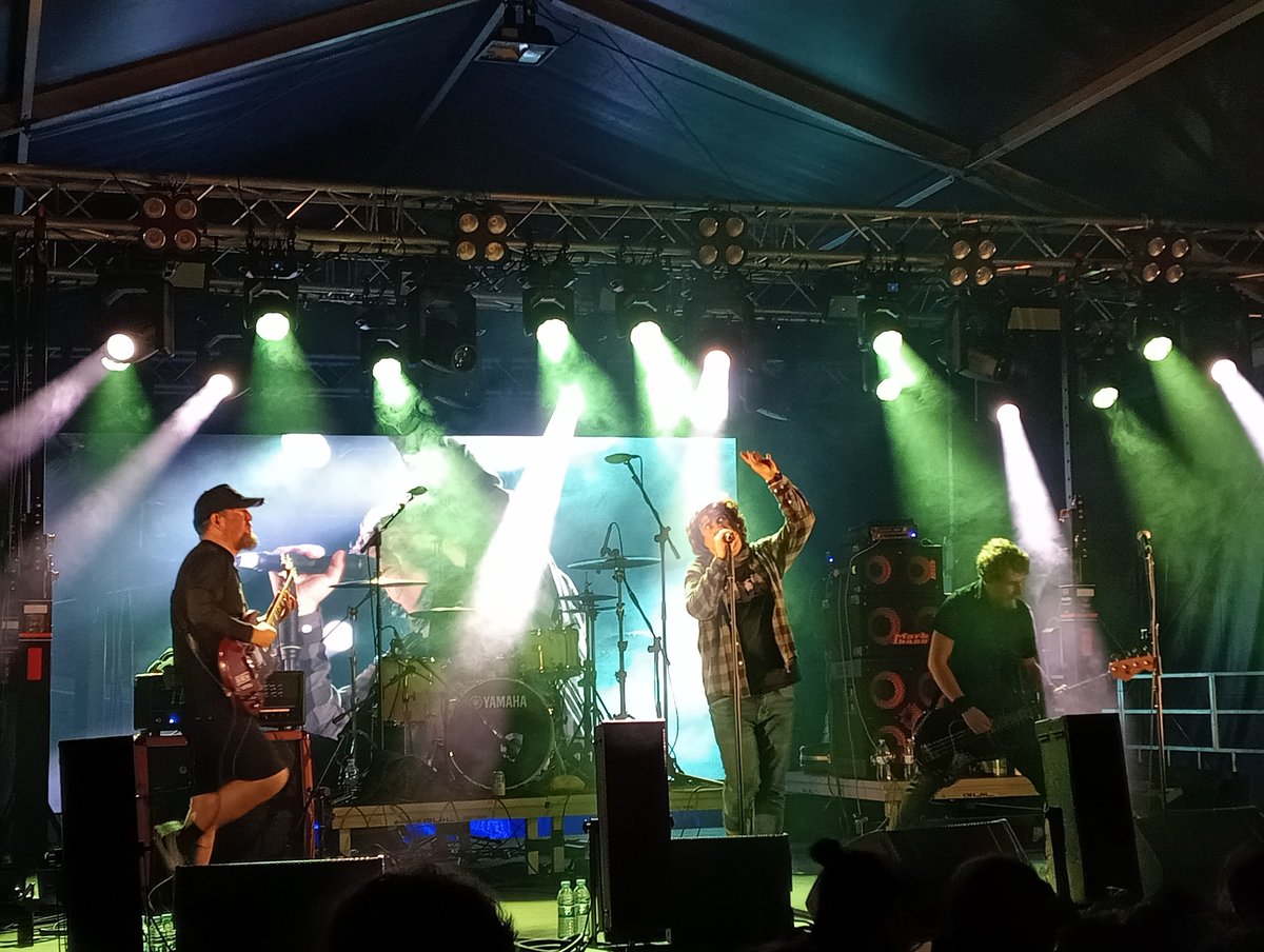 El cuarteto navarro <a href="/LEIHOTIKAN/">LEIHOTIKAN</a> fueron una de las bandas que actuaron en el escenario con carpa de la segunda y última jornada del festival Gure! de #Erandio el pasado sábado.